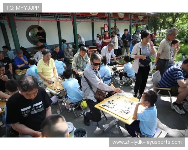 从指导对弈看围棋推广老挝围棋协会成立现场小棋手风采